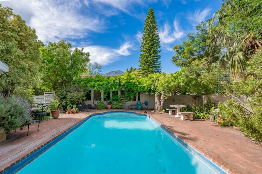 6 Bedroom Property for Sale in Golden Acre Western Cape